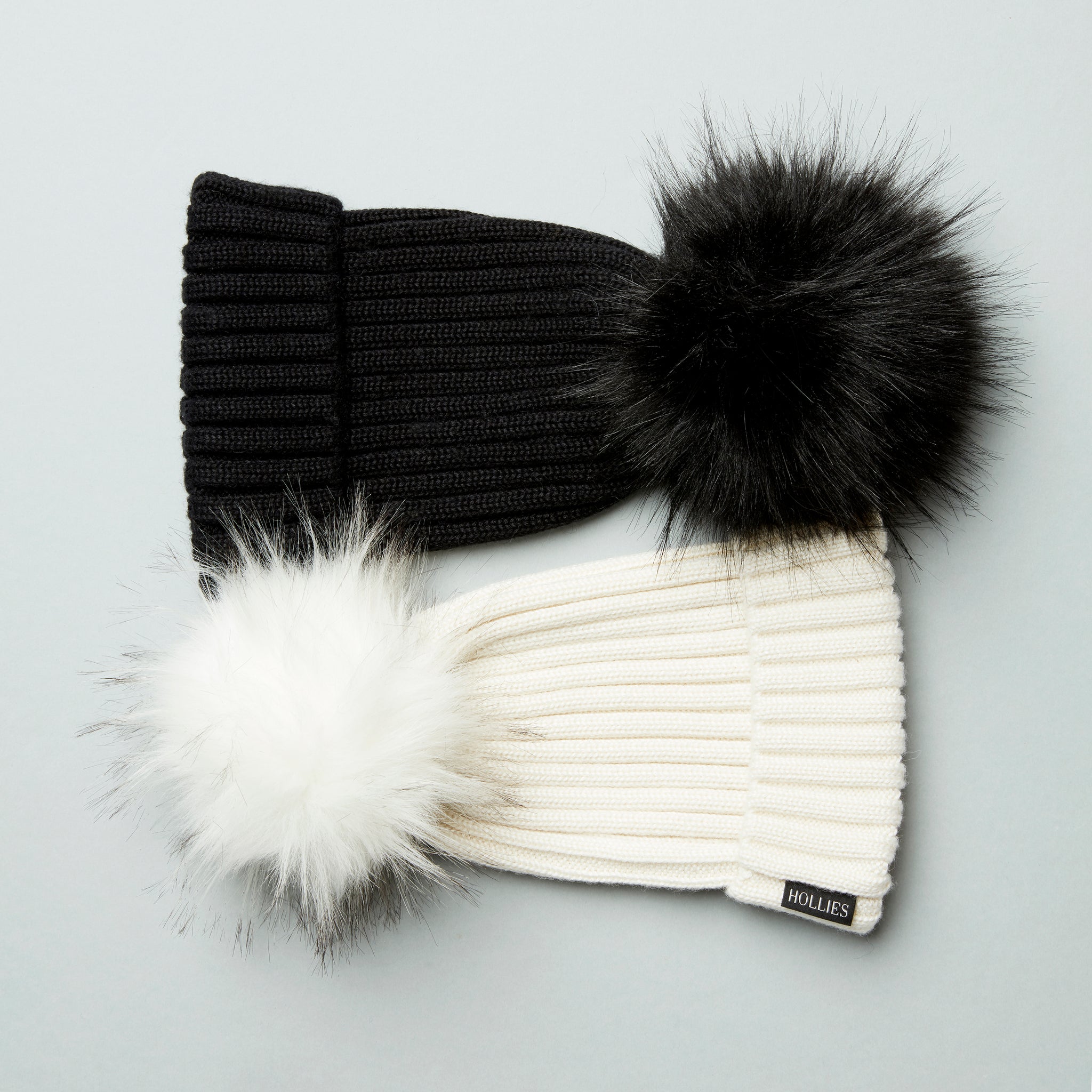 POM POM HAT CLASSIC FAUX FUR BLACK/BLACK